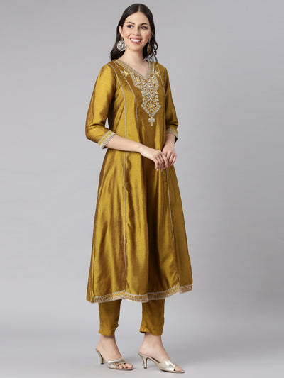 Neerus Green Solid Anarkali Kurta and Trousers With Dupatta