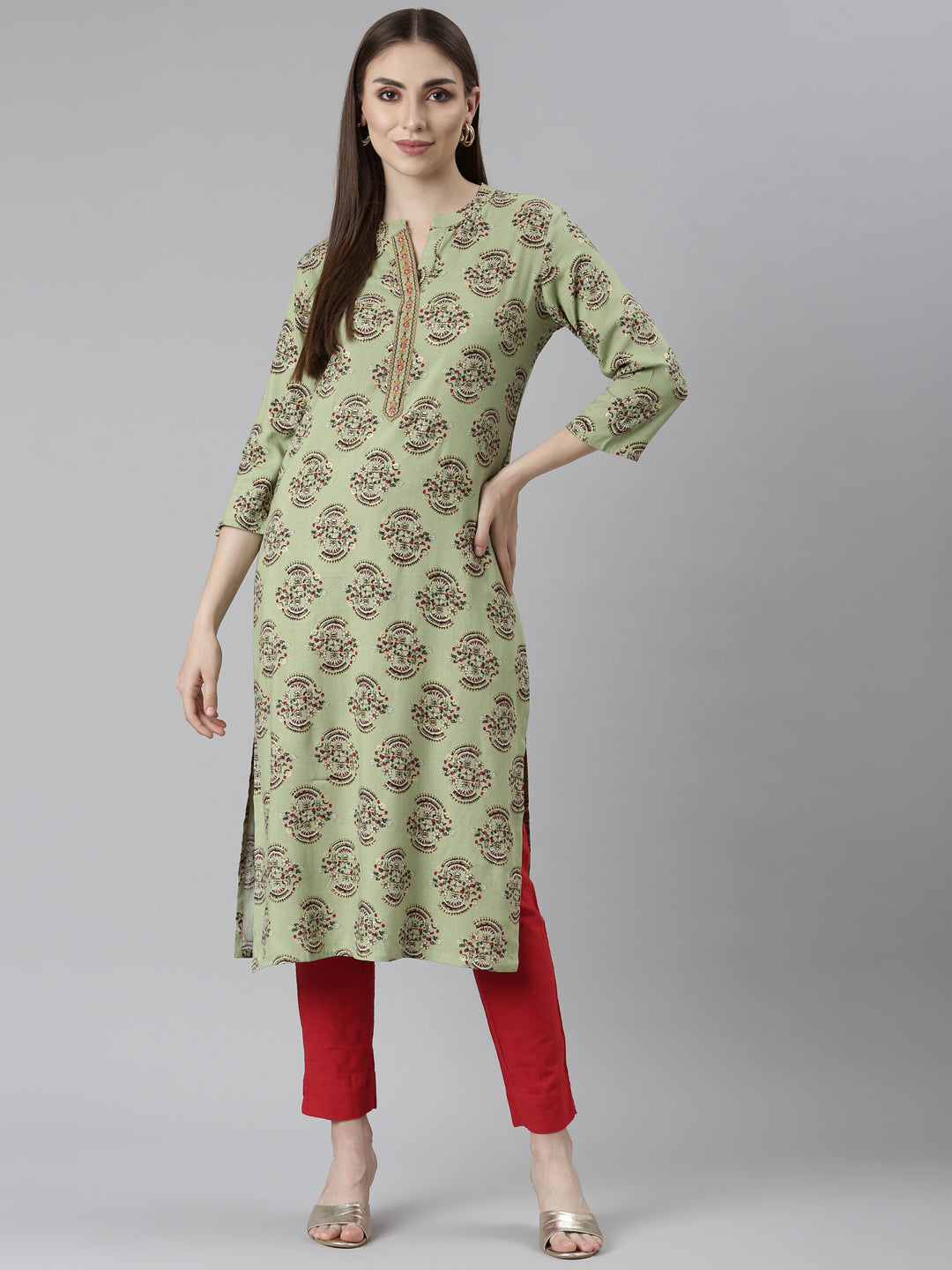 Neeru's Green Regular Straight Floral Kurtas