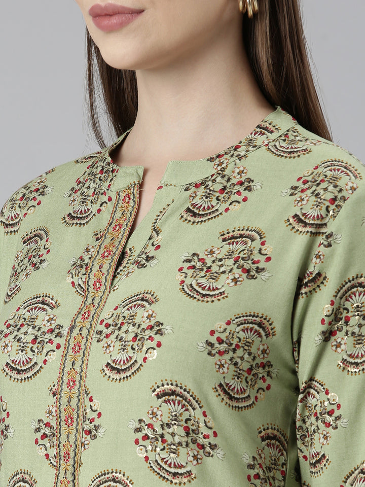 Neerus Green Regular Straight Floral Kurta