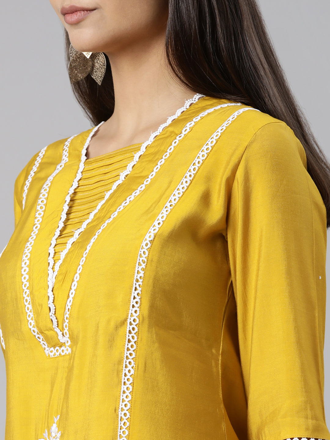 Neerus Yellow shantoon printed suit set - detail view 1