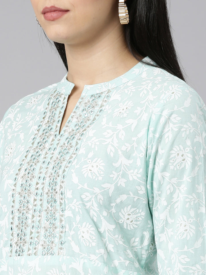 Neerus Green cotton printed straight kurti - detail view 1
