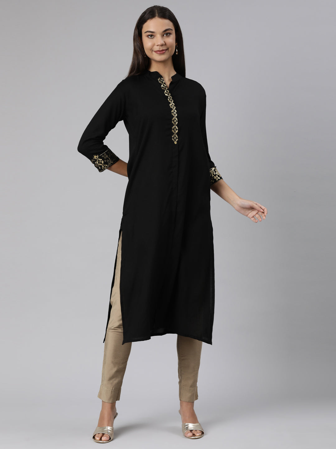 Neeru's Black Regular Straight Solid Kurtas