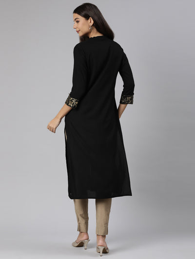 Neeru's Black Regular Straight Solid Kurtas