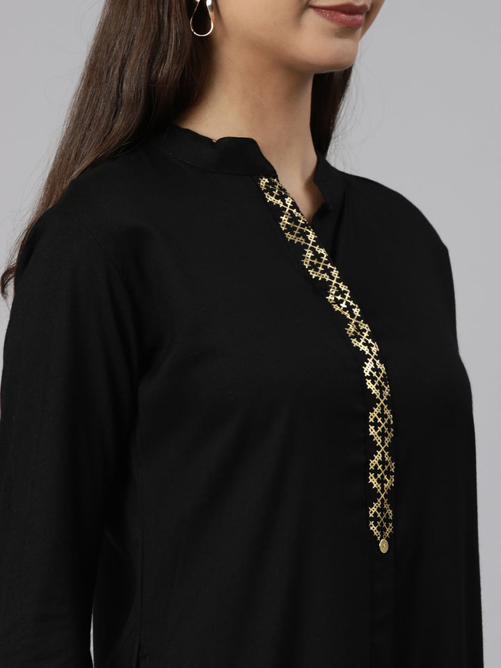 Neerus Black Regular Straight Solid Kurta