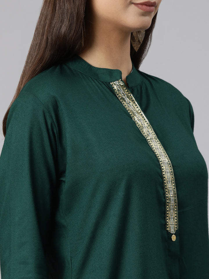 Neerus Green Regular Straight Solid Kurta