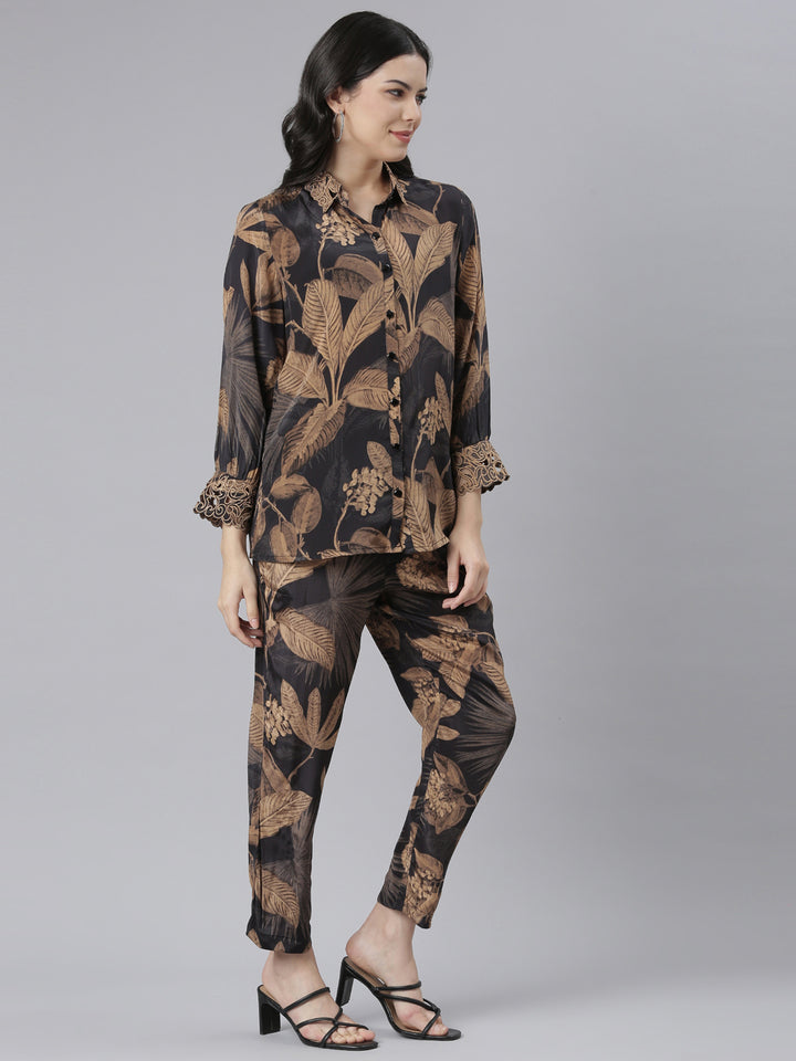 Neerus Black Regular Straight Abstract Top And Trousers