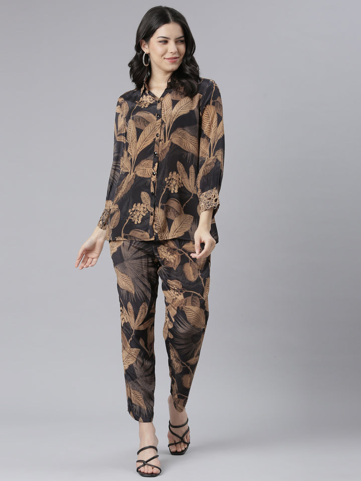 Neerus Black Regular Straight Abstract Top And Trousers