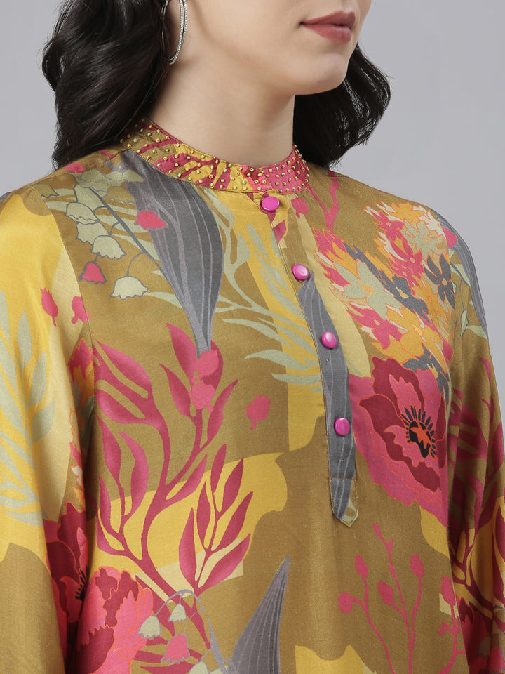 Neerus Green muslin printed kurta set - detail view 2