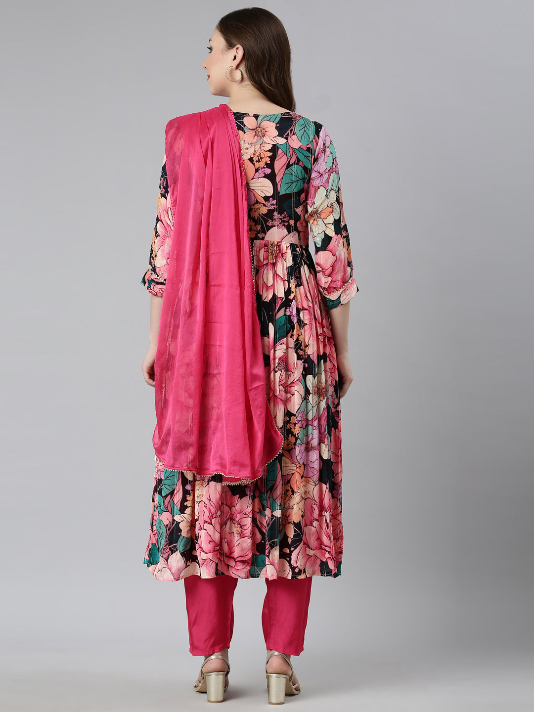 Neerus Pink printed floral suit set - side view