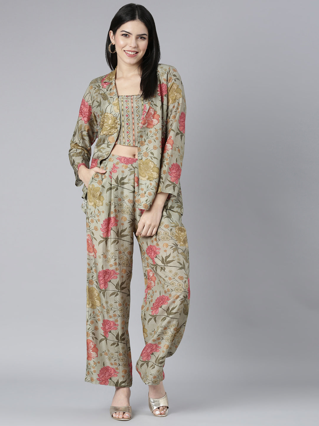 Neerus Green printed co-ord set top and trousers - detail view 2