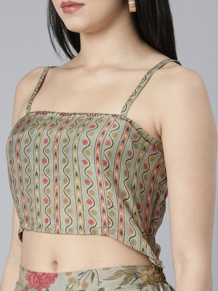 Neerus Green printed co-ord set top and trousers - detail view 1