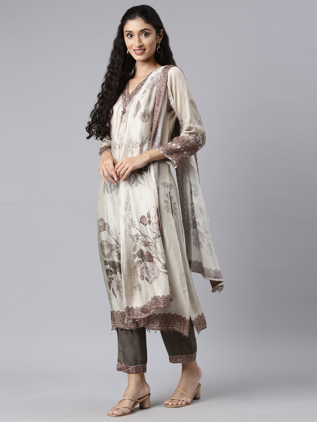 Neerus Gold embellished straight suit set with dupatta - detail view 2