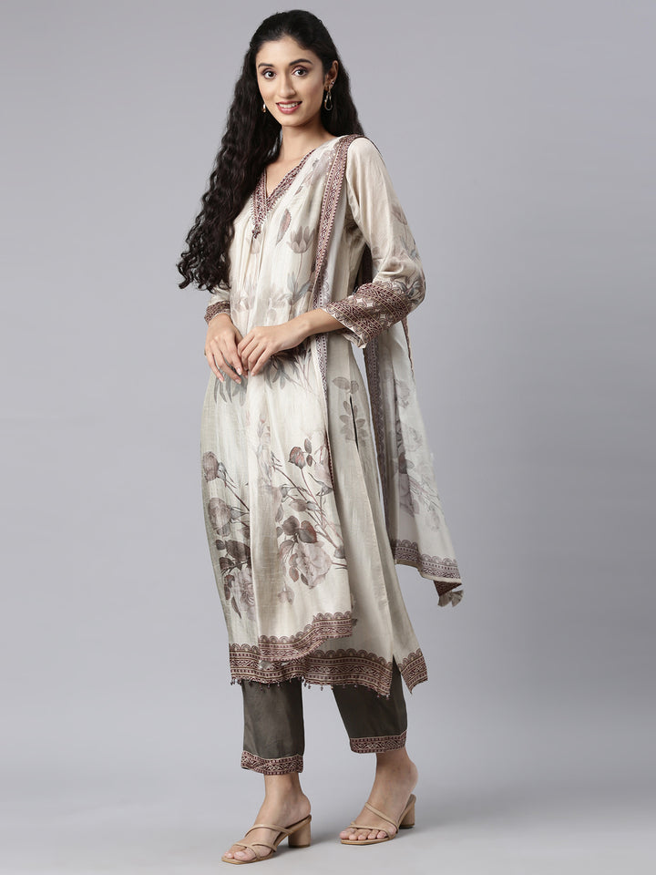 Neerus Gold embellished straight suit set with dupatta - detail view 2