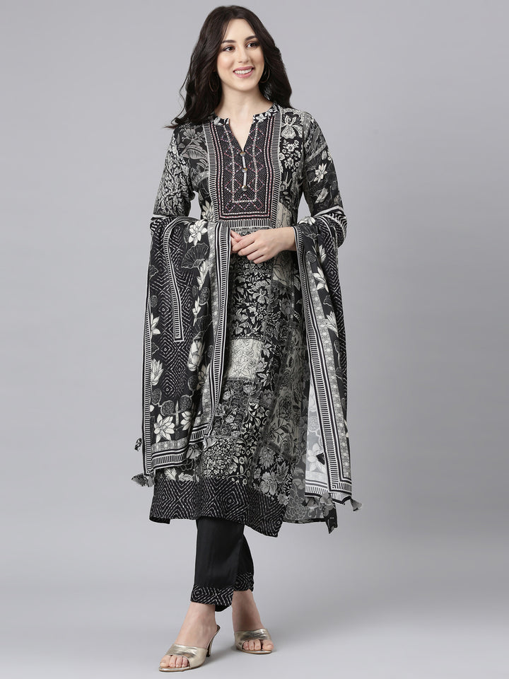 Neerus Black muslin straight suit set panelled kurta with trousers - front view