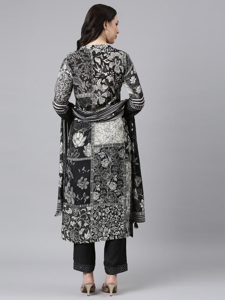 Neerus Black muslin straight suit set panelled kurta with trousers - side view