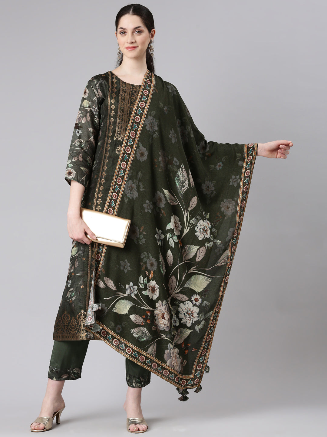 Neerus Green raw silk straight suit set - detail view 2