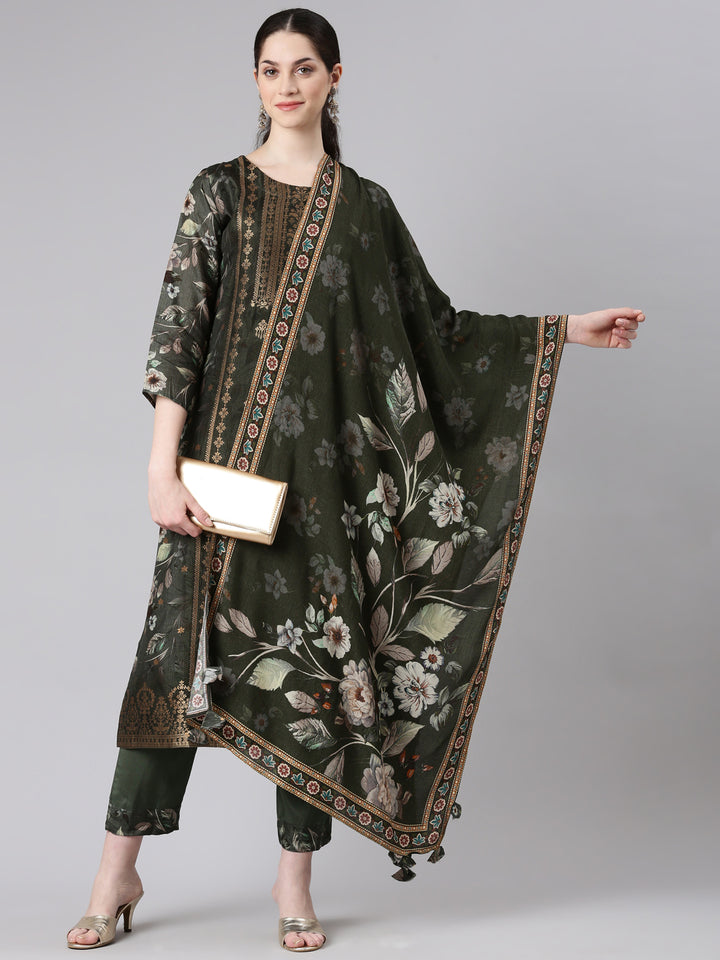 Neerus Green raw silk straight suit set - detail view 2