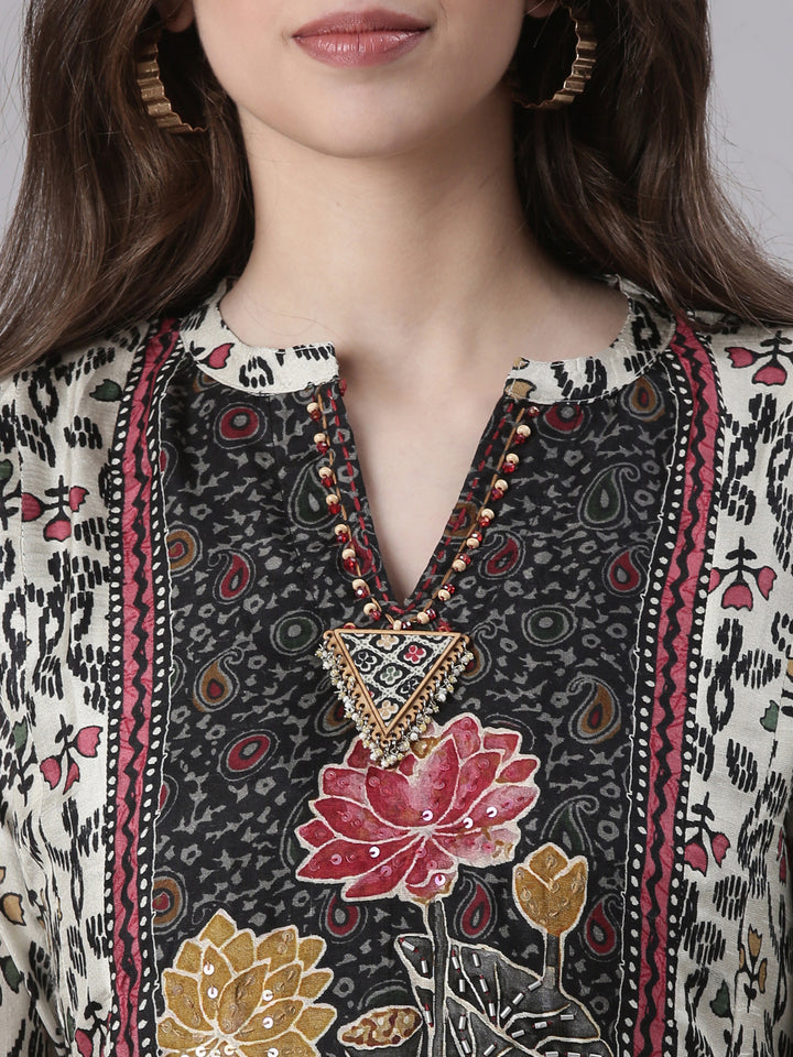 Neerus Off White Printed Straight Kurta and Trousers With Dupatta