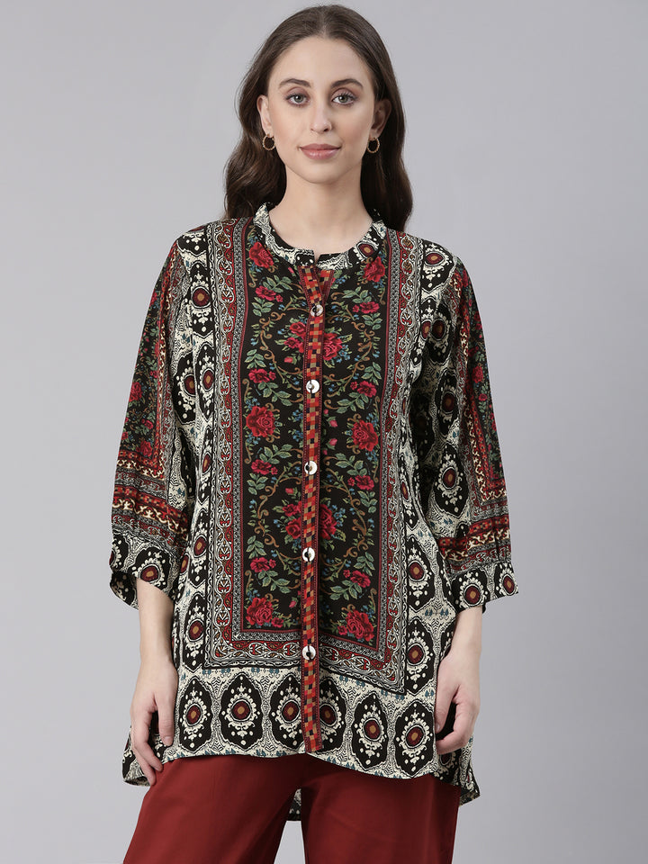 Neerus Black Curved Floral Casual Kurti