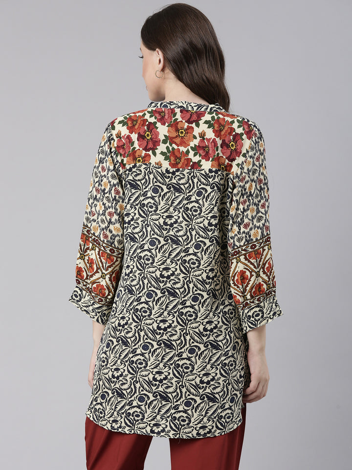 Neerus Multi Curved Floral Casual Kurti