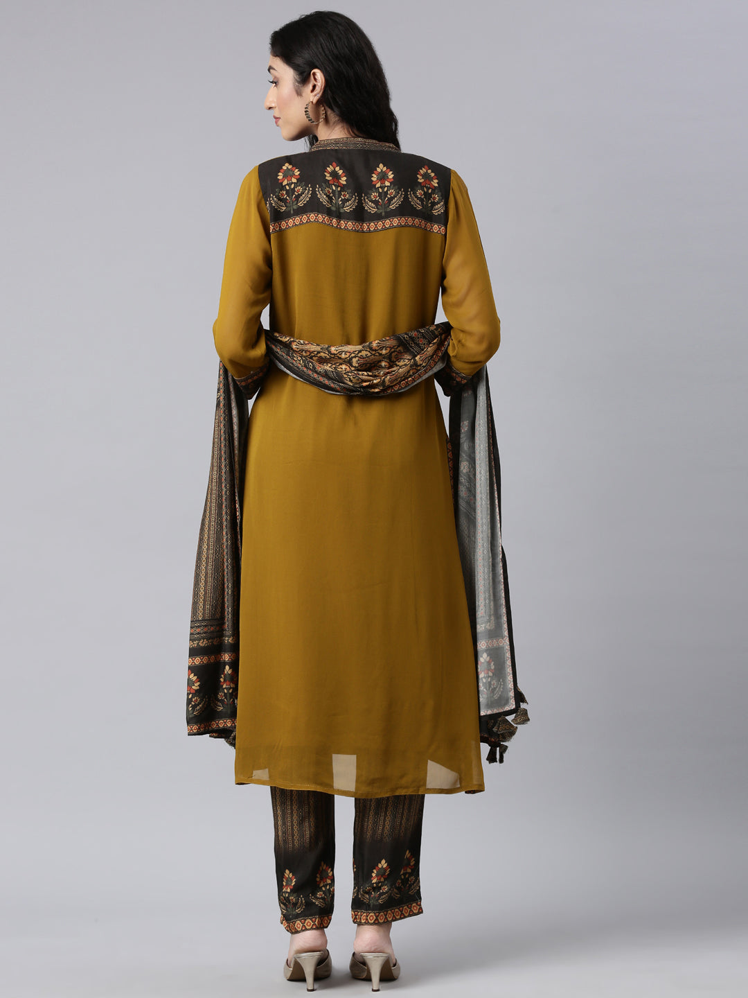 Neerus Green georgette straight suit set - side view