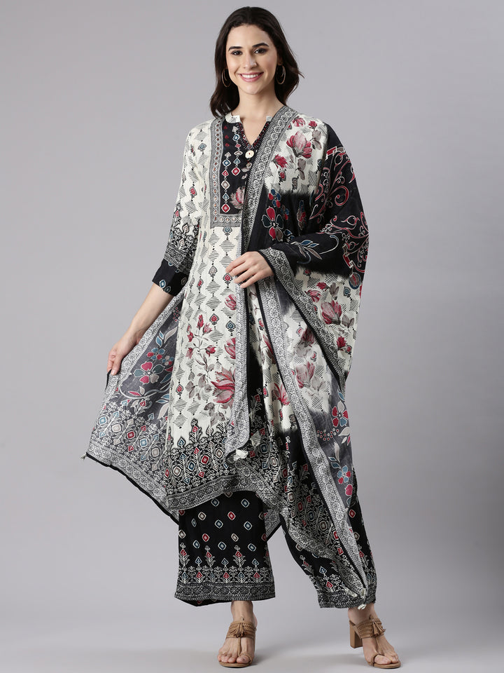 Off White Muslin Printed Three Piece Set