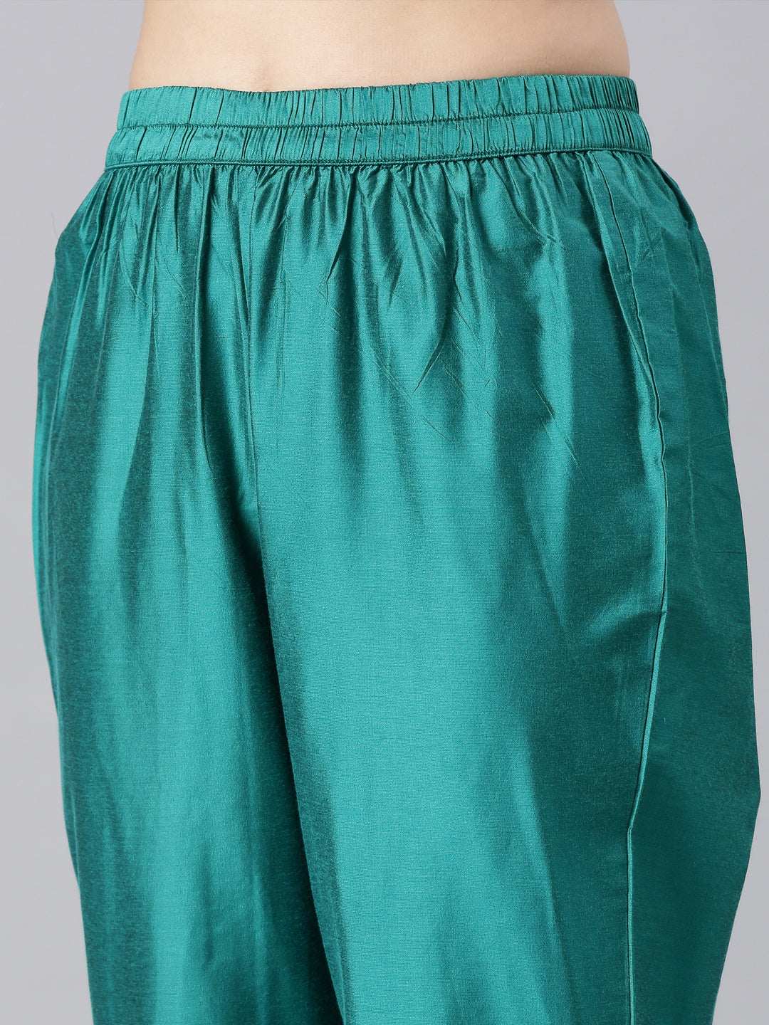Neerus Green silk panelled straight suit set - detail view 3