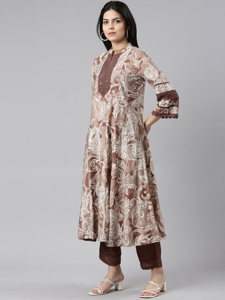 Neerus Brown shantoon printed kurta set - back view