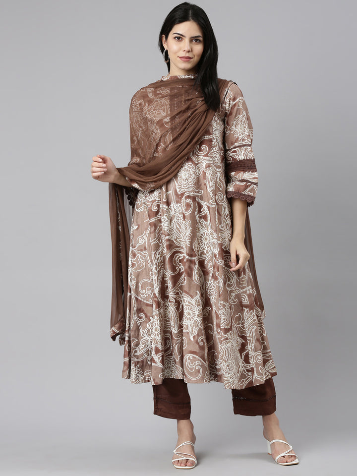 Neerus Brown shantoon printed kurta set - detail view 2