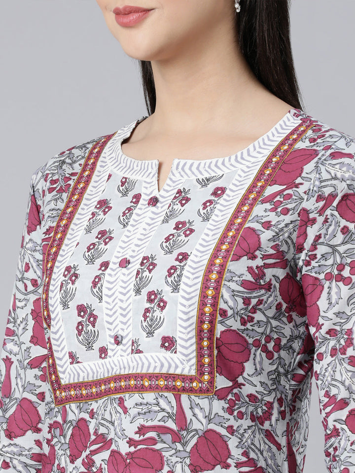 Neerus Maroon cotton printed suit set - detail view 2