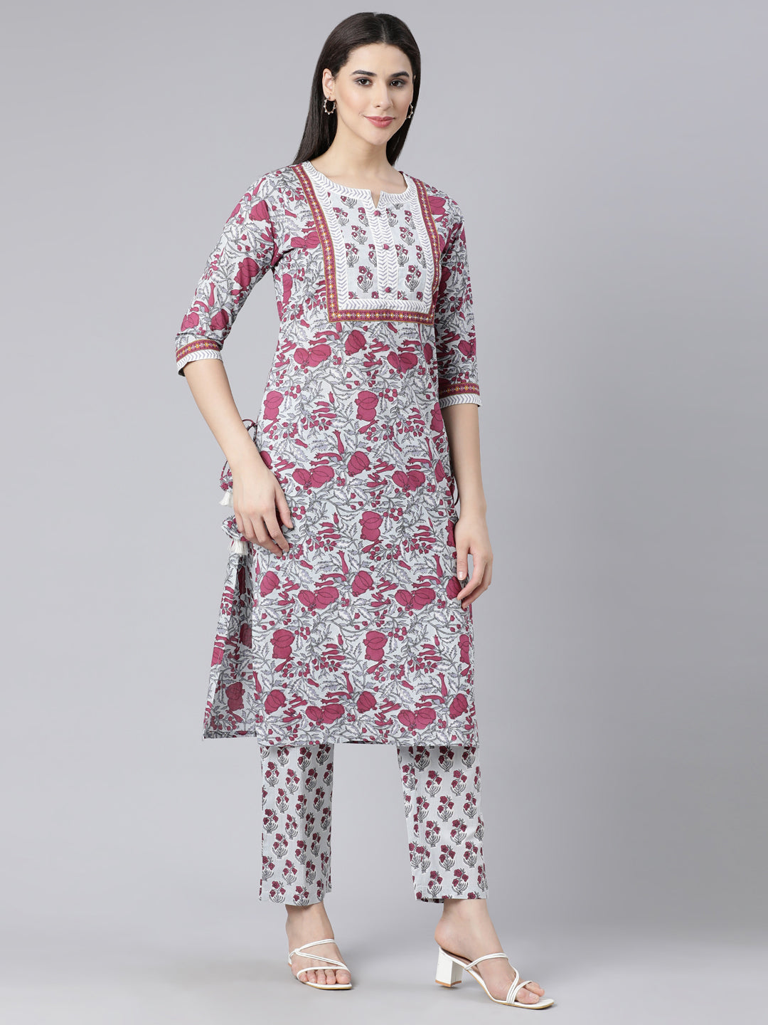 Neerus Maroon cotton printed suit set - side view