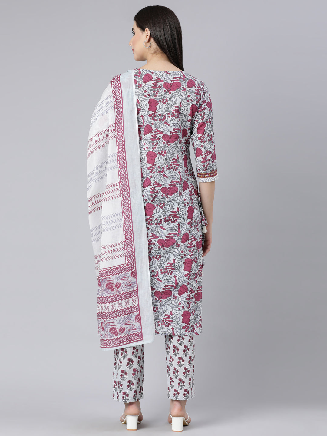 Neerus Maroon cotton printed suit set - detail view 1