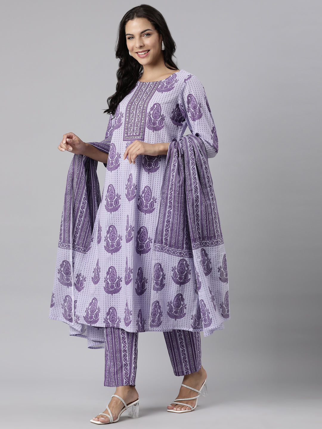 Neerus Purple cotton printed suit set - detail view 3