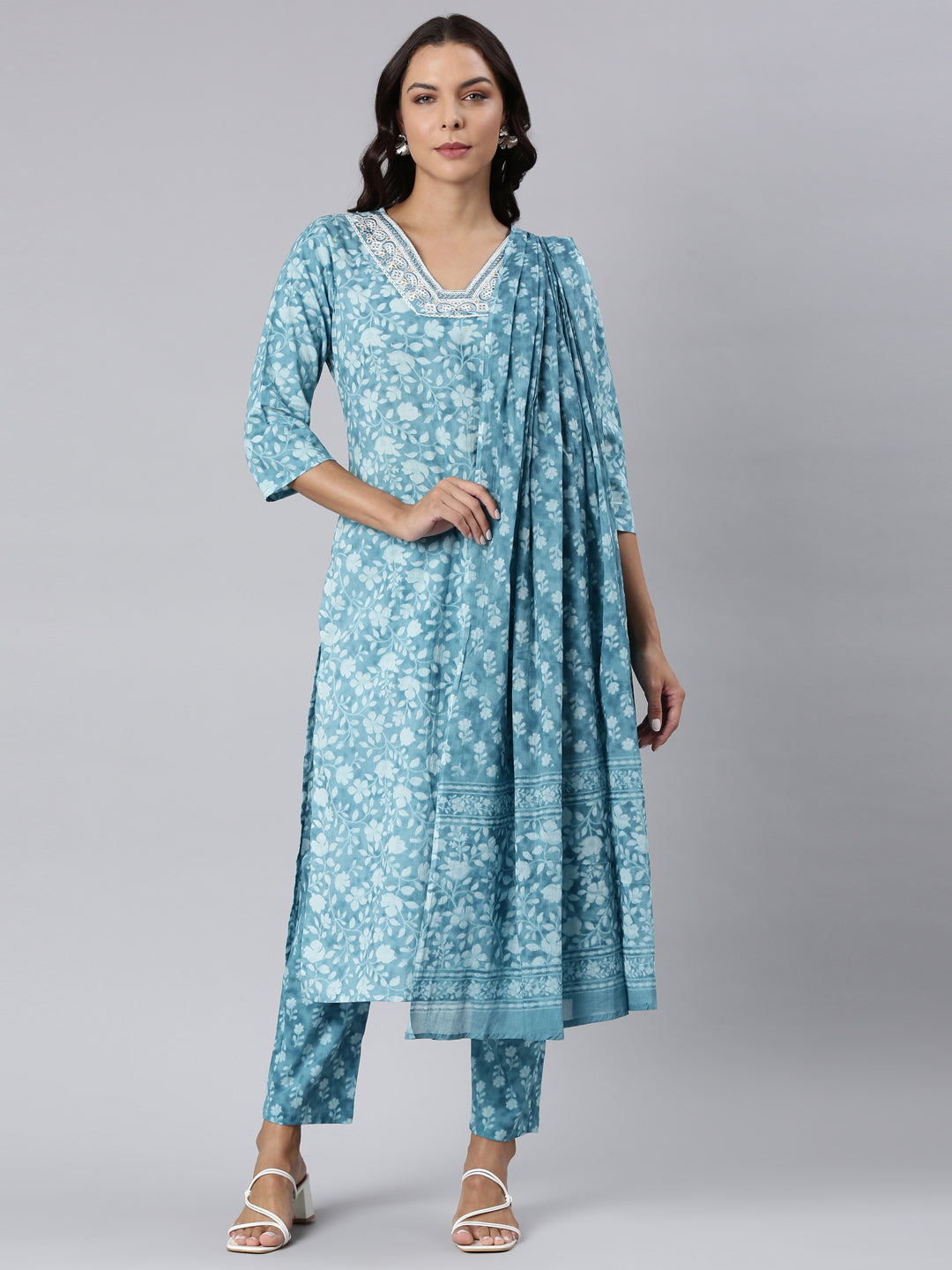 Neerus Green printed straight suit set kurta trouser dupatta - front view