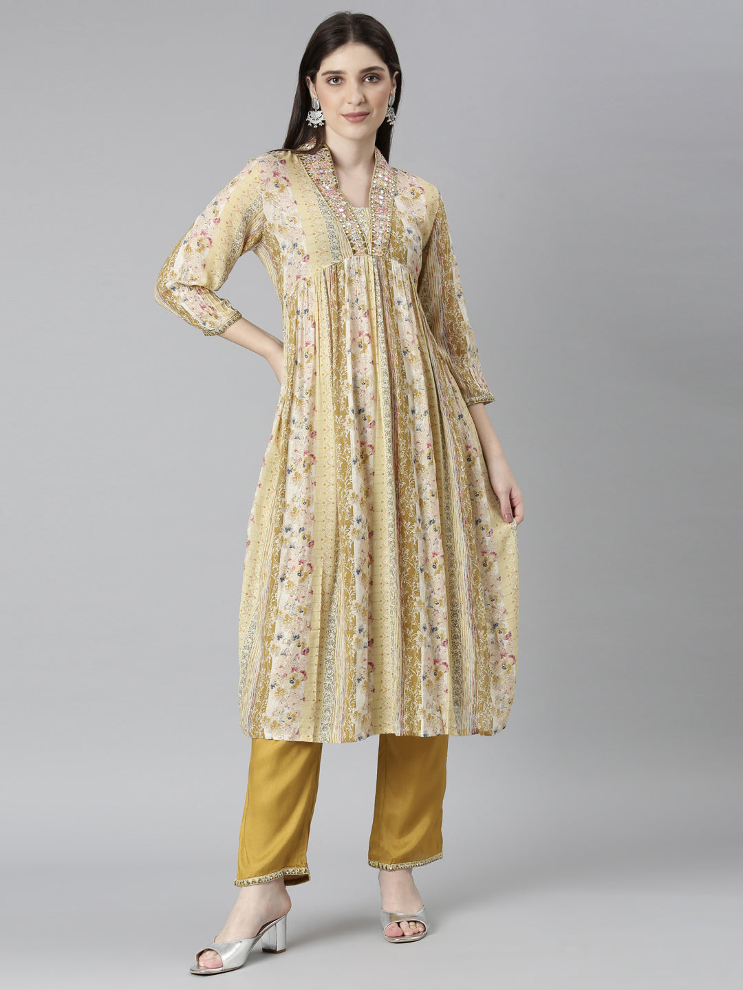 Neerus Green cotton printed kurta set - front view