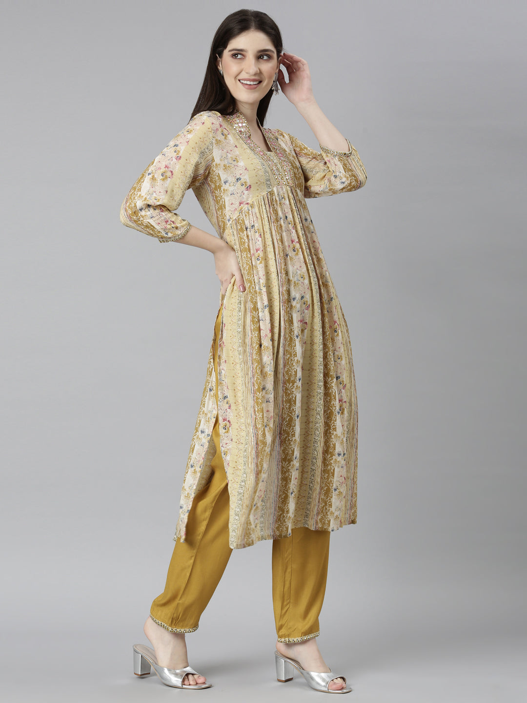 Neerus Green cotton printed kurta set - back view