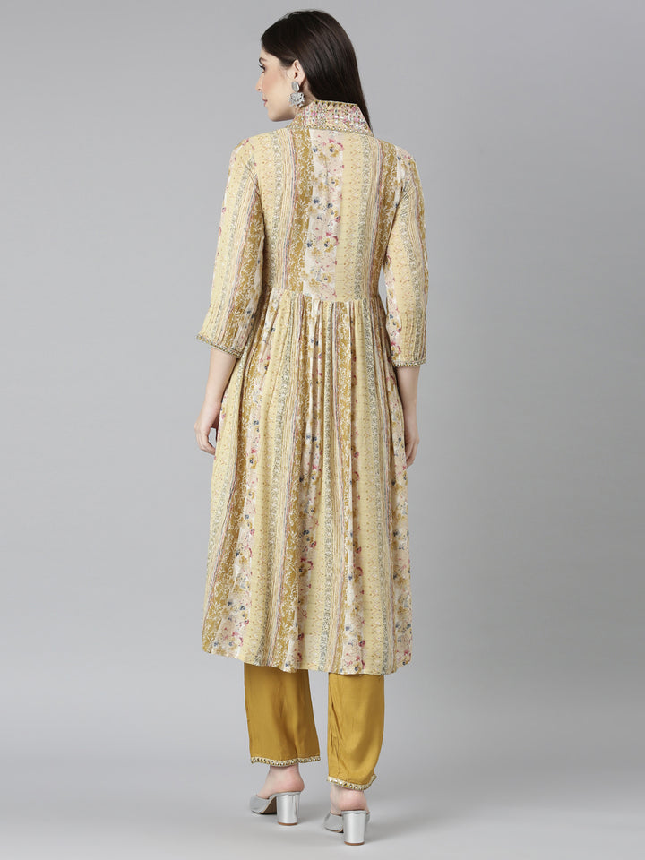Neerus Green cotton printed kurta set - side view