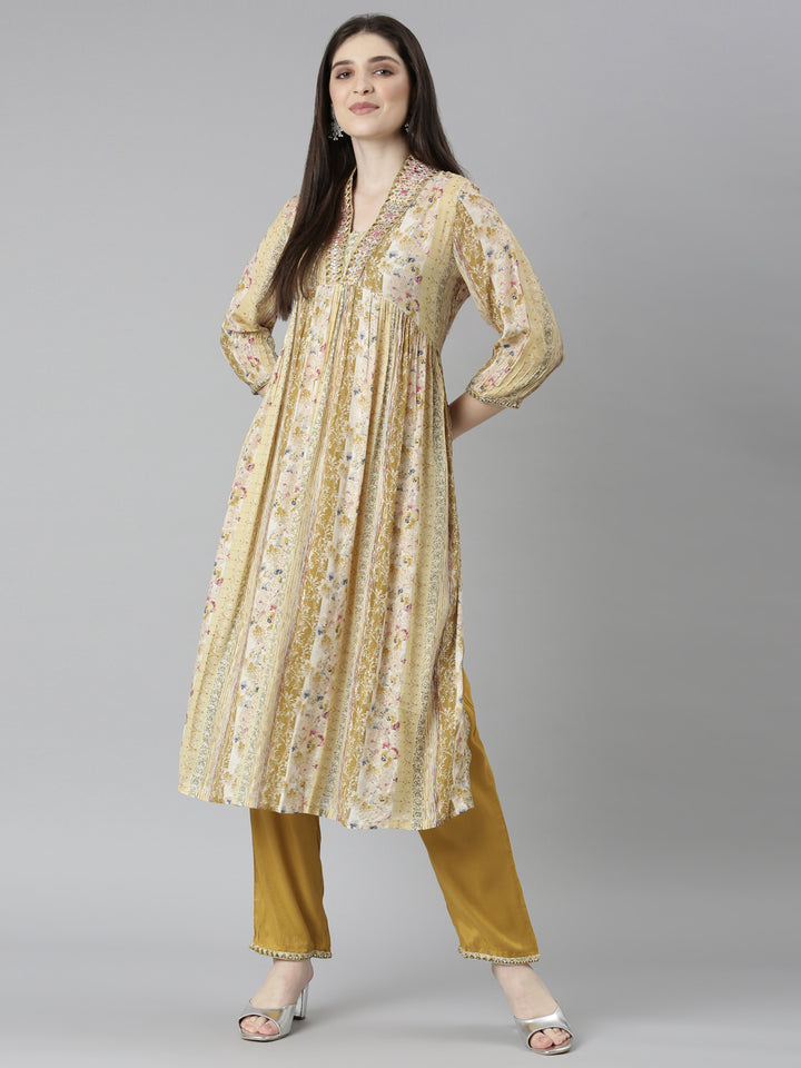 Neerus Green cotton printed kurta set - detail view 1