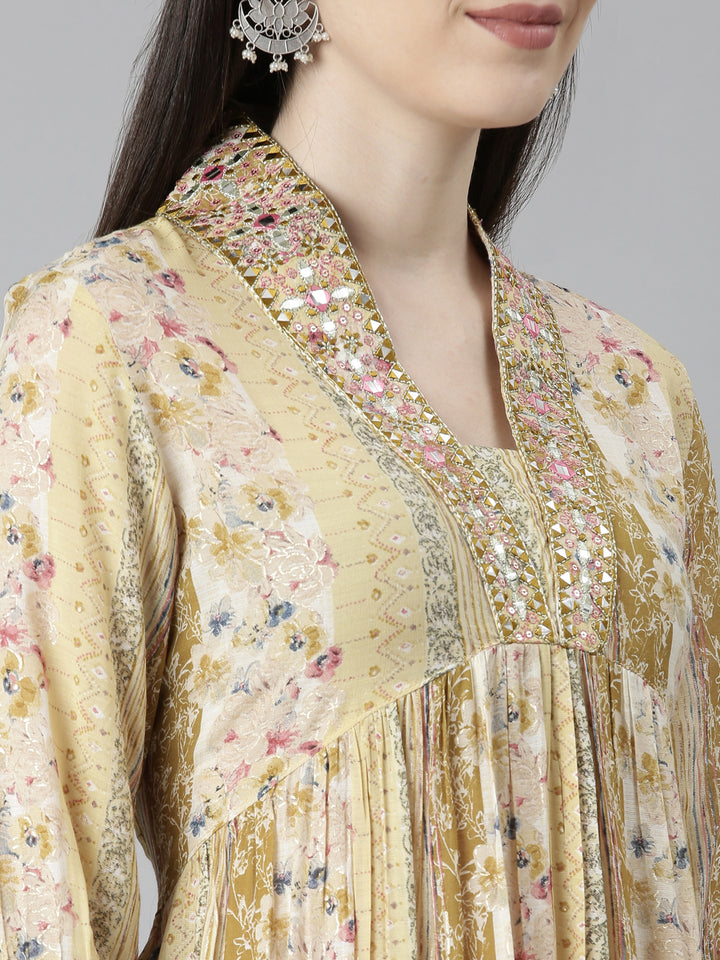 Neerus Green cotton printed kurta set - detail view 2