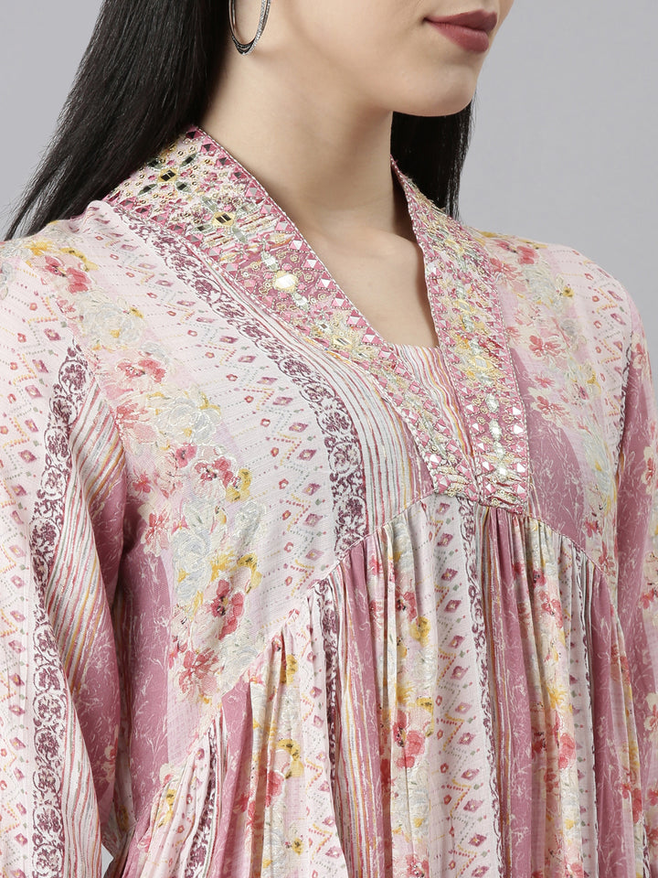 Neerus Pink printed floral kurta set with trousers - detail view 1