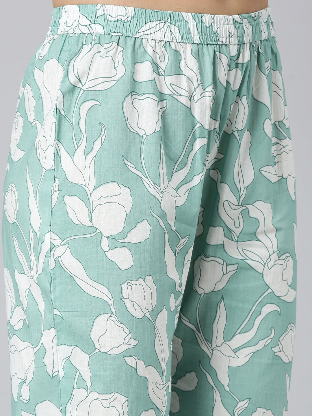 Neerus Green Casual Printed Curved Kurta and Trousers