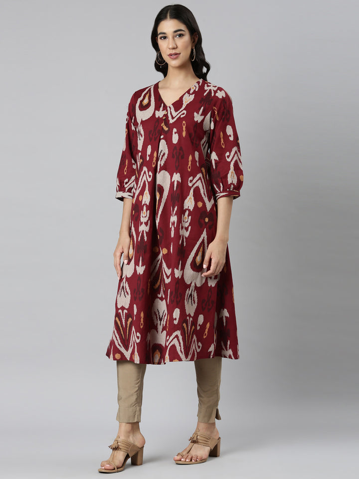 Neerus Maroon Casual Quirky Straight Kurtas