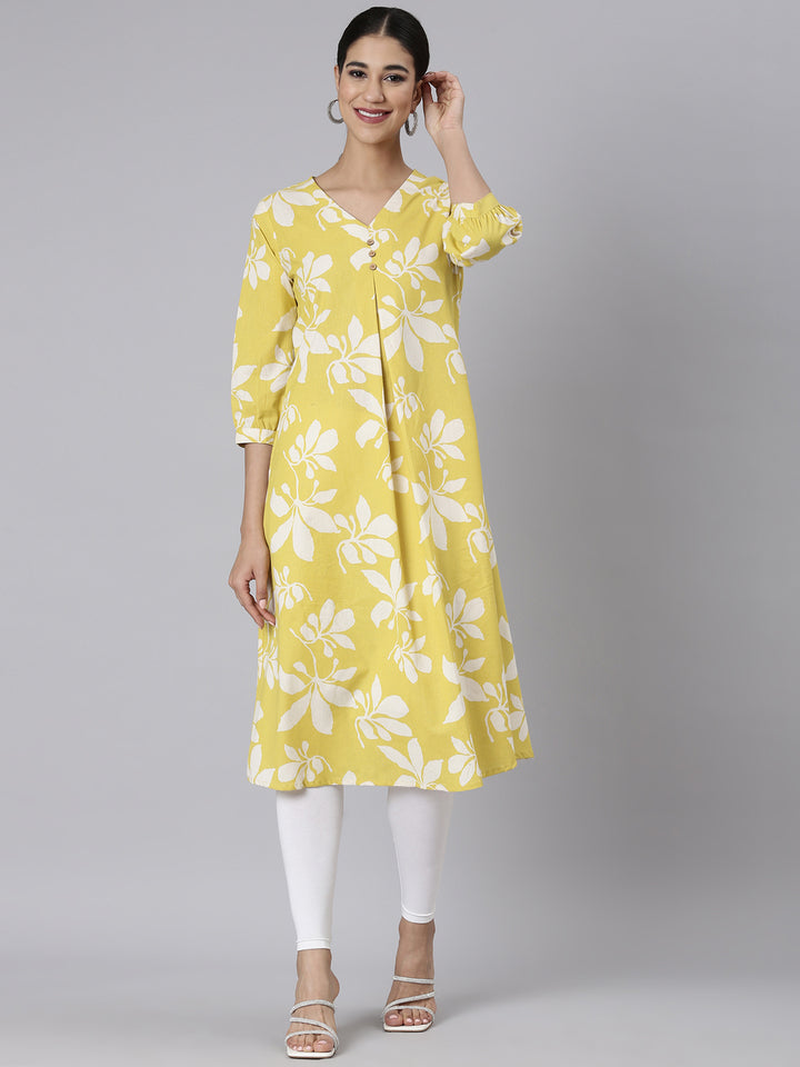 Neerus Yellow Casual Floral Straight Kurtas