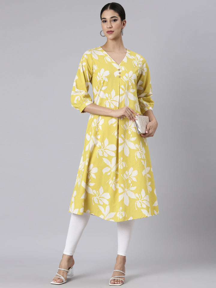 Neerus Yellow Casual Floral Straight Kurtas