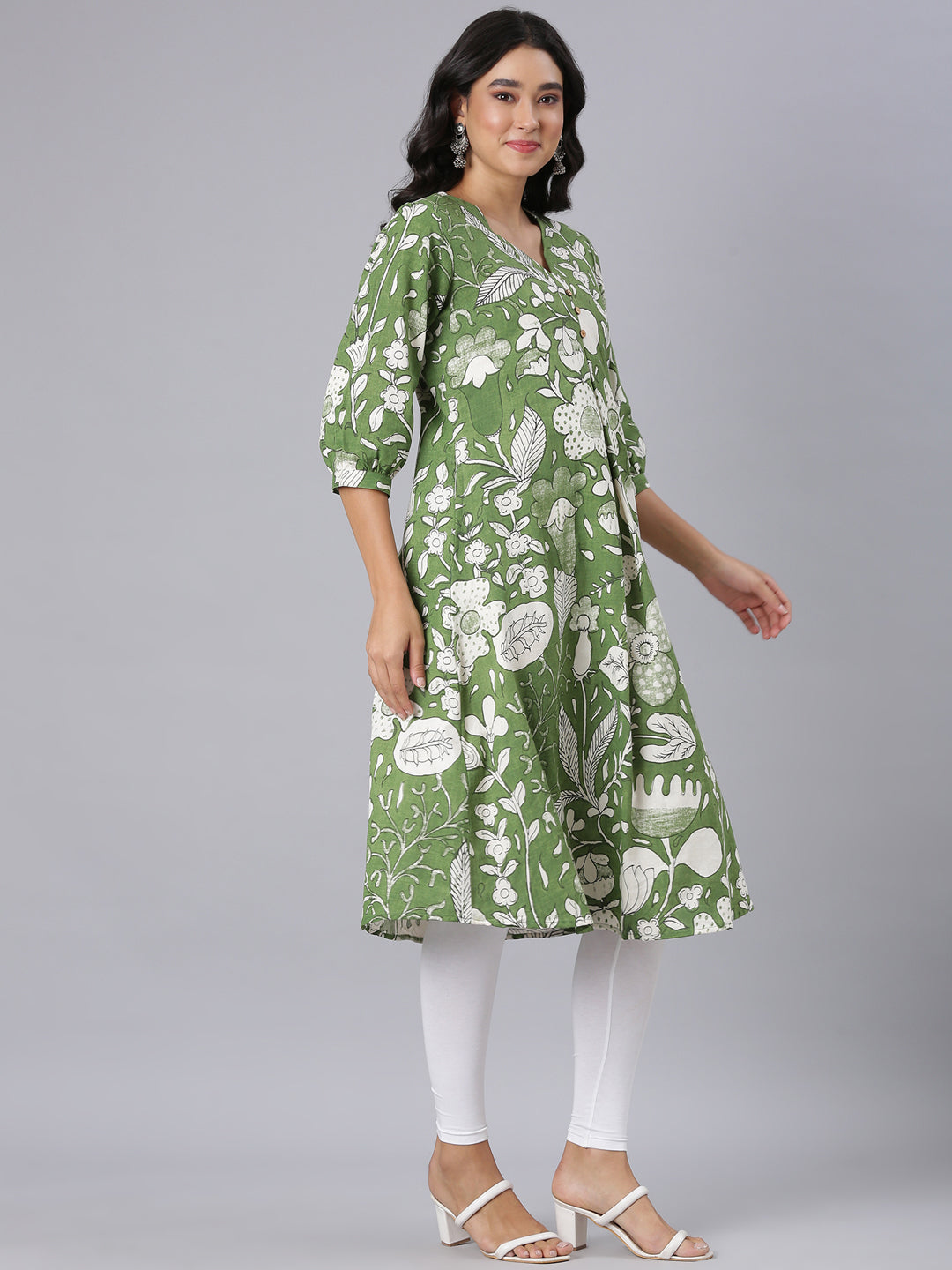 Neerus Green A-Line Casual Floral Kurtas