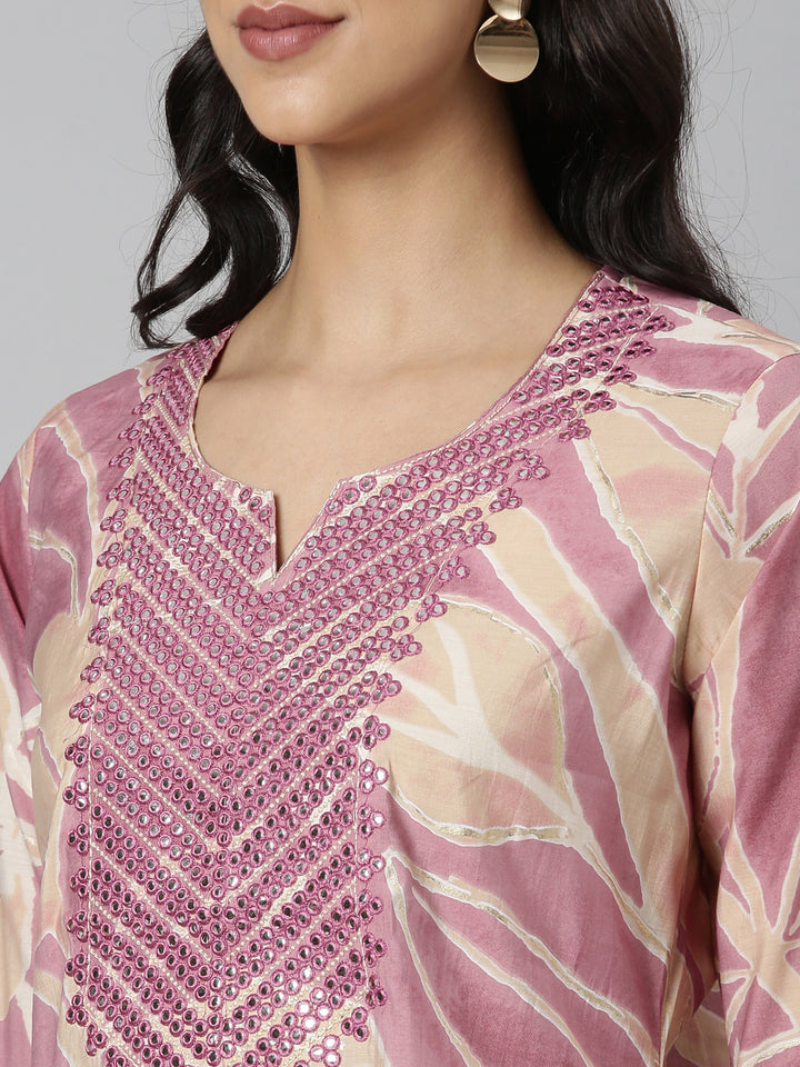 Neerus Pink Casual Floral Straight Kurtas