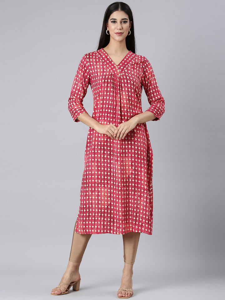 Neerus Red Casual Solid Straight Kurtas