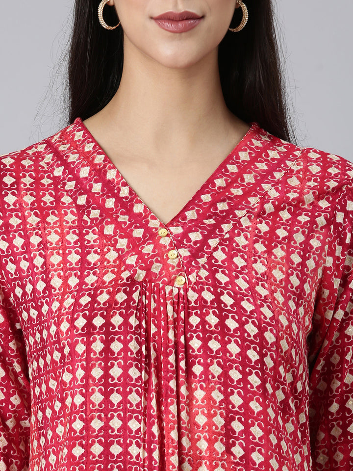Neerus Red Casual Solid Straight Kurtas