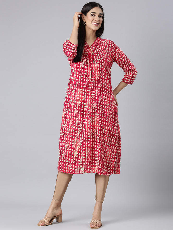 Neerus Red Casual Solid Straight Kurtas