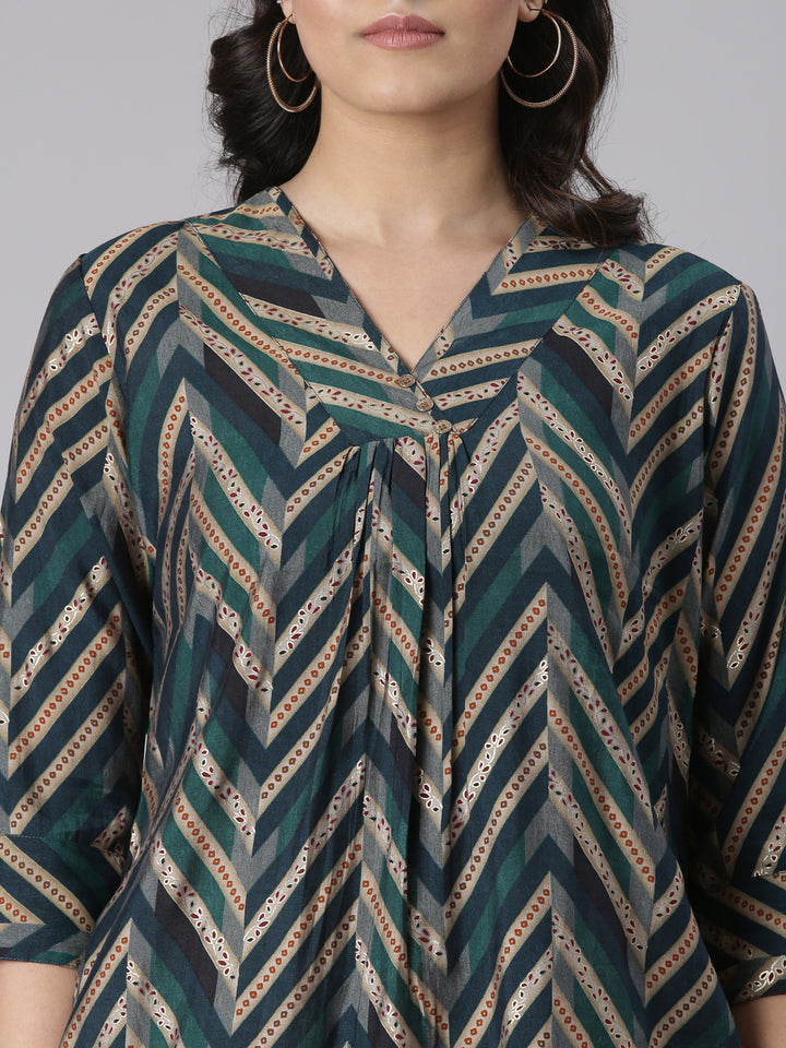 Neerus Blue Casual Chevron Straight Kurtas